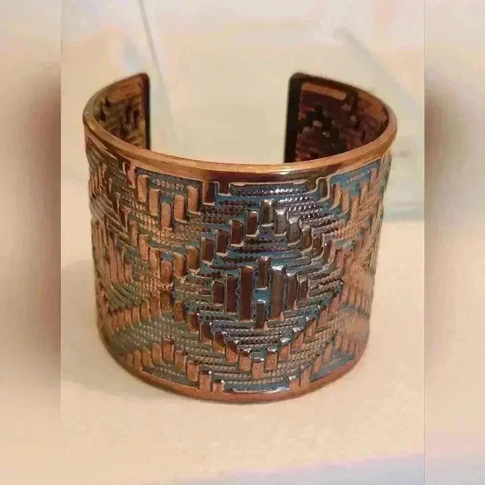 Western styled copper tone cuff bracelet